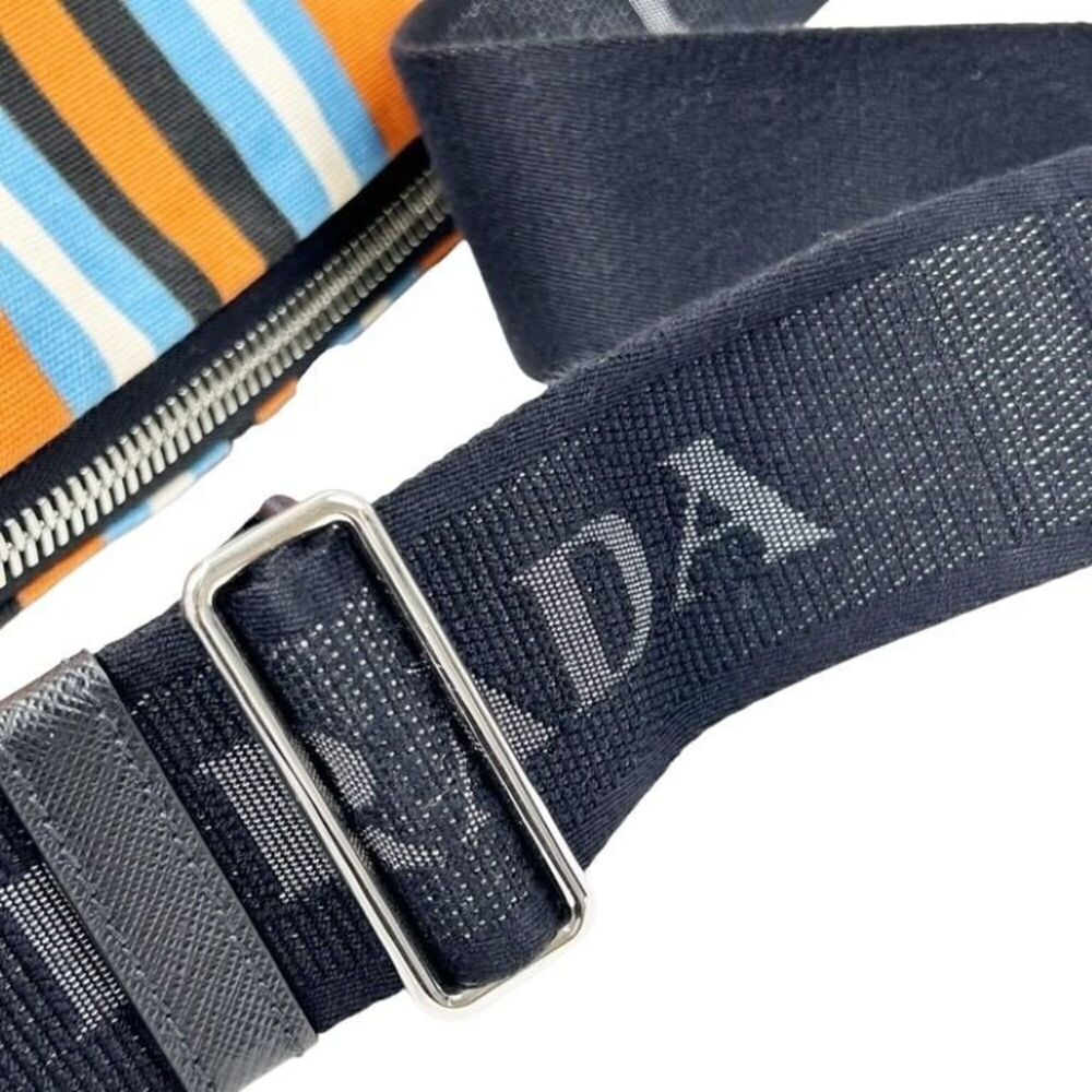 PRADA Bag - Picture 6 of 8